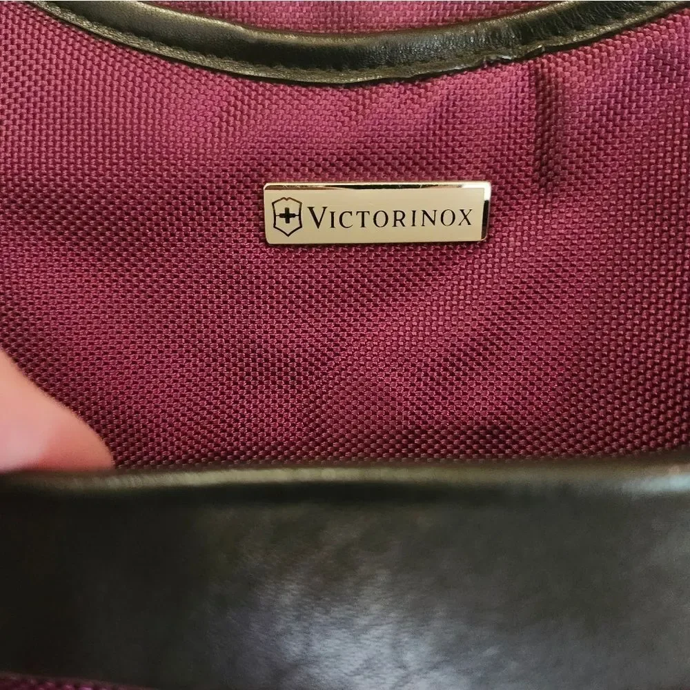 Victorinox‎ Burgundy business shoulder bag